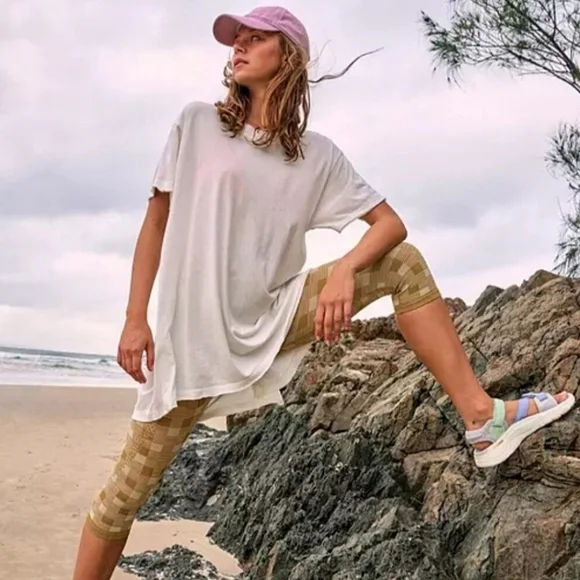 Free People FP Movement Leg Day Tee In White, Oversized XS - Picture 4 of 12